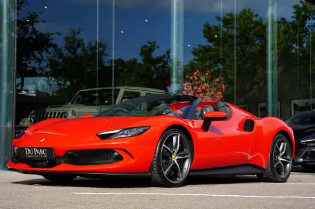 Ferrari 296 GTS (2025) thumbnail 1
