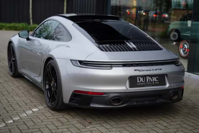 Porsche 911 (2022) thumbnail 3
