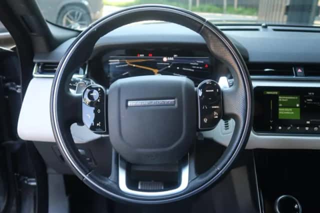 Land Rover Range Rover Velar (2019) thumbnail 4