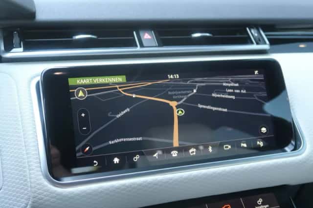 Land Rover Range Rover Velar (2019) thumbnail 6