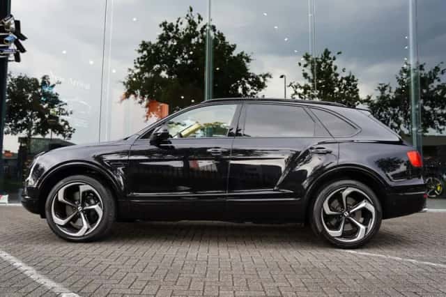Bentley Bentayga (2019) thumbnail 2