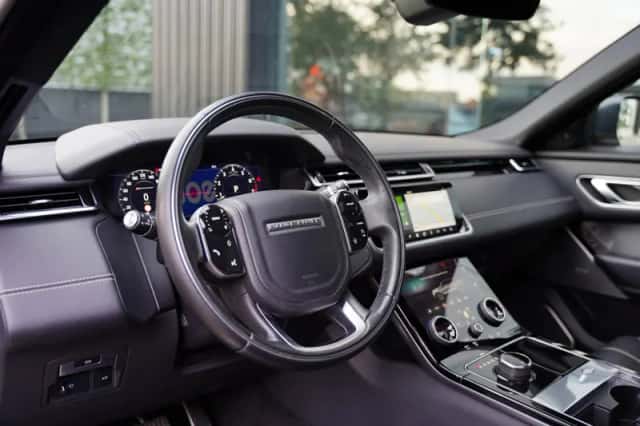 Land Rover Range Rover Velar (2019) thumbnail 4