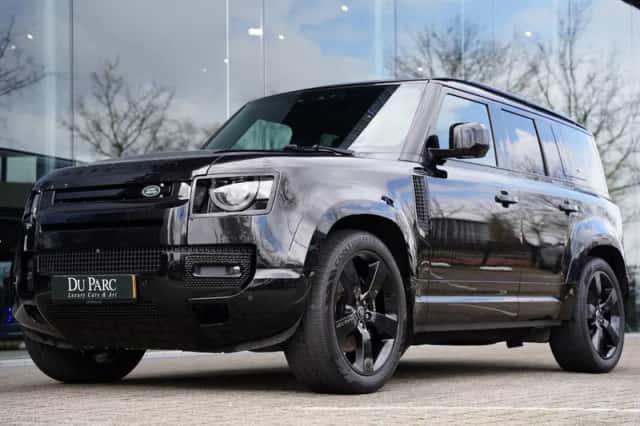 Land Rover Defender (2023) thumbnail 1