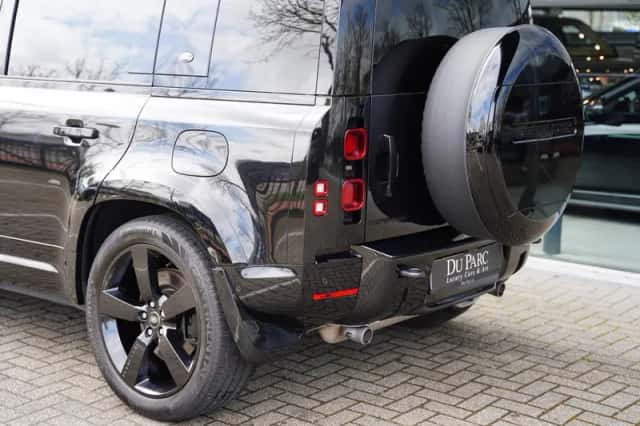Land Rover Defender (2023) thumbnail 6