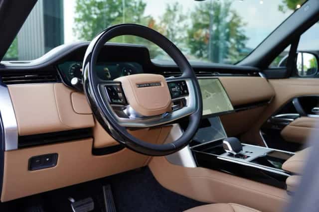 Land Rover Range Rover (2025) thumbnail 4