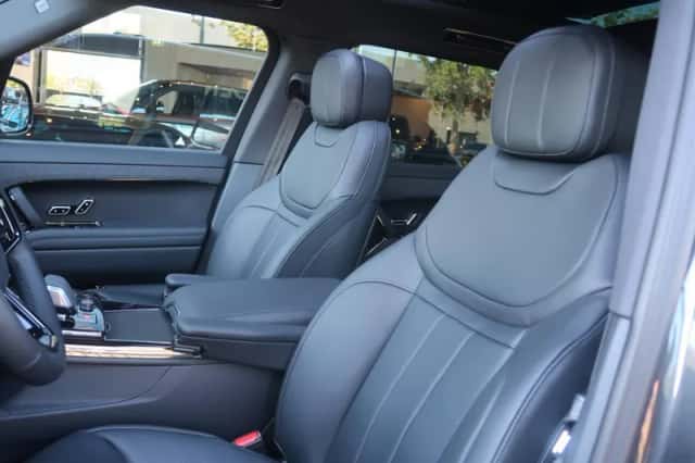 Land Rover Range Rover Sport (2026) thumbnail 4