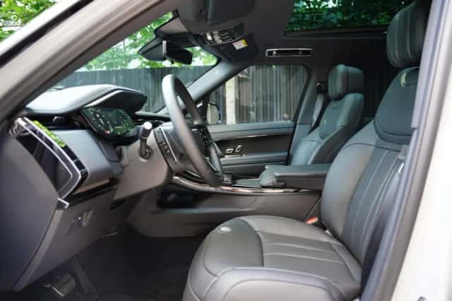 Land Rover Range Rover Sport (2026) thumbnail 5