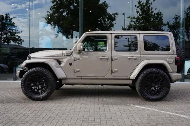 Jeep Wrangler (2025) thumbnail 2