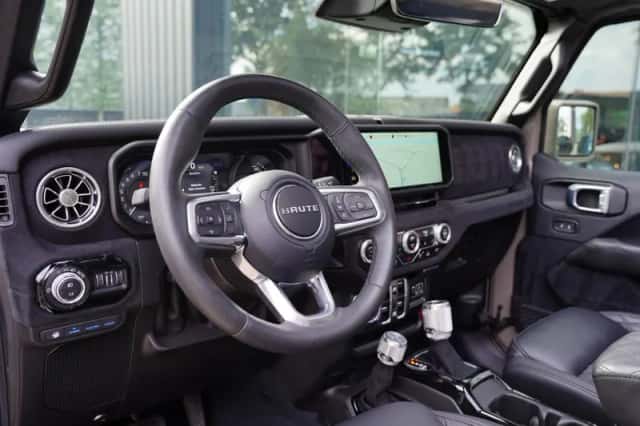 Jeep Wrangler (2025) thumbnail 4