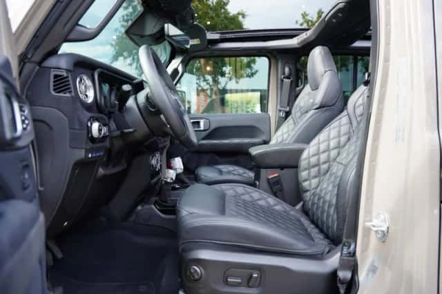 Jeep Wrangler (2025) thumbnail 5