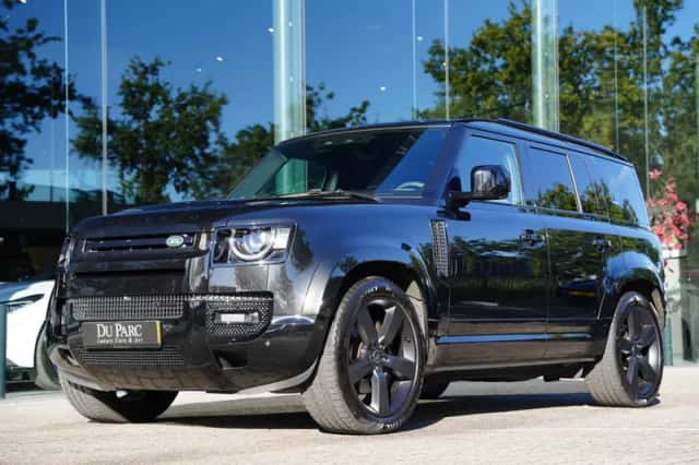 Land Rover Defender (2023) thumbnail 1