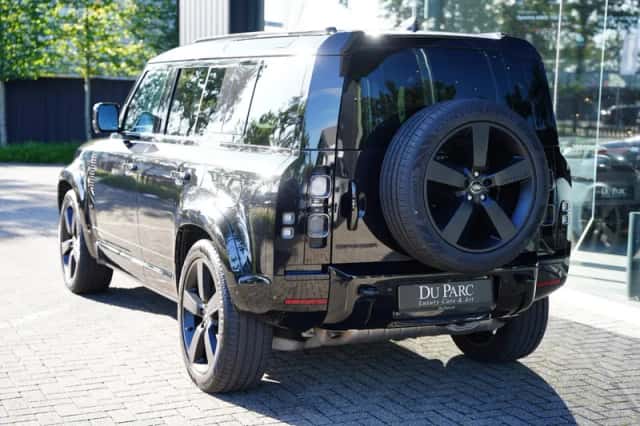 Land Rover Defender (2023) thumbnail 3