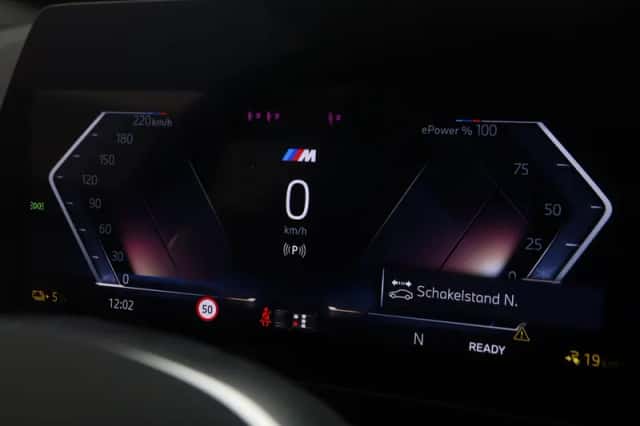 BMW iX1 (2026) thumbnail 3