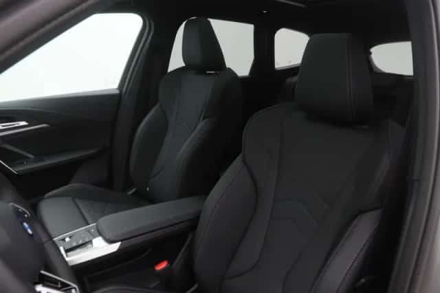 BMW iX1 (2026) thumbnail 4