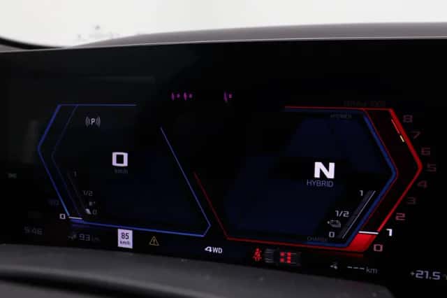 BMW XM (2026) thumbnail 3