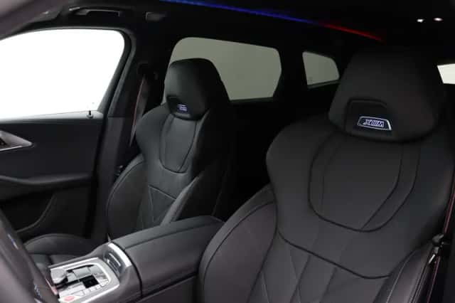 BMW XM (2026) thumbnail 5