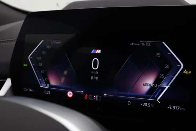 BMW iX2 (2025) thumbnail 3