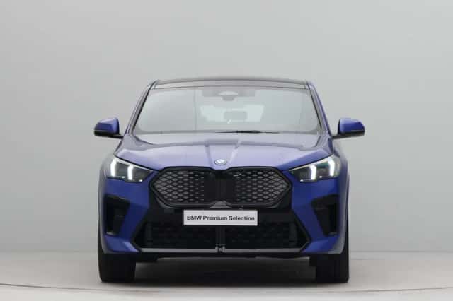 BMW iX2 (2025) thumbnail 5