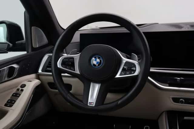 BMW X5 (2023) thumbnail 2