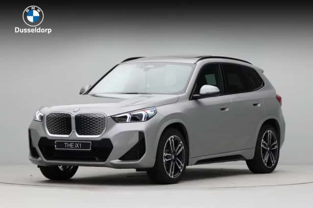 BMW iX1 (2026) thumbnail 1
