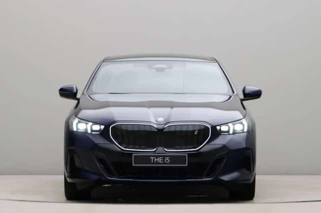 BMW i5 (2026) thumbnail 2