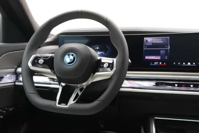 BMW i7 (2026) thumbnail 2
