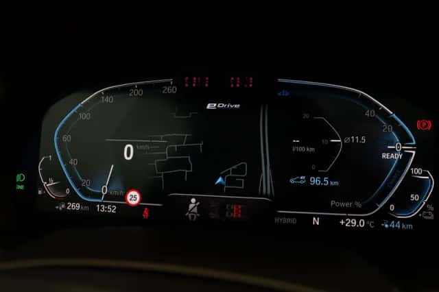 BMW X5 (2023) thumbnail 3