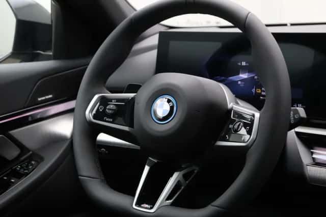 BMW i5 (2026) thumbnail 2