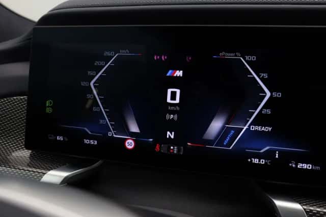BMW i7 (2023) thumbnail 3
