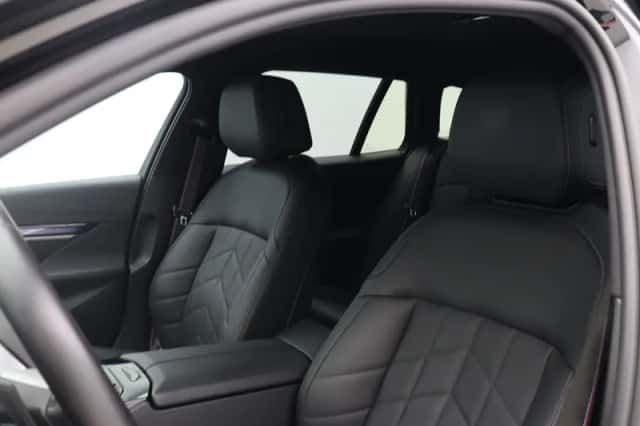 BMW i5 (2024) thumbnail 4