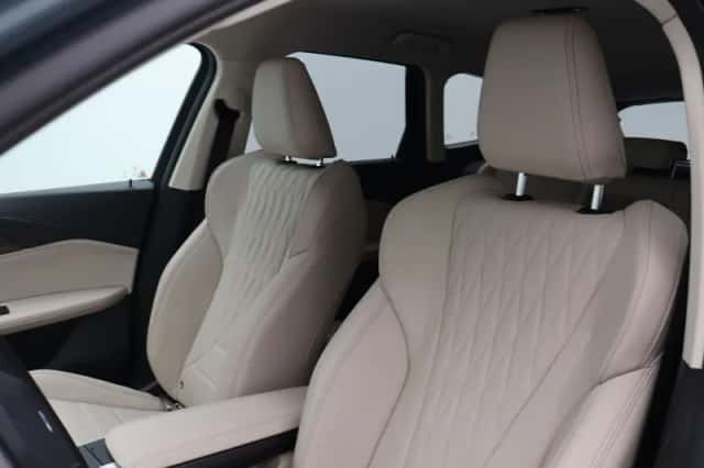 BMW iX1 (2023) thumbnail 4