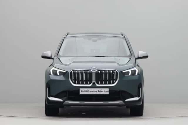 BMW iX1 (2023) thumbnail 5