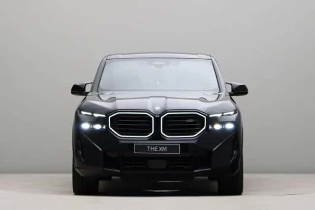 BMW XM (2026) thumbnail 2
