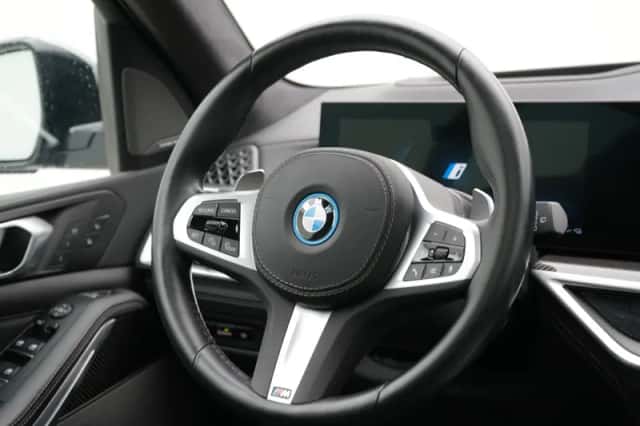 BMW X5 (2023) thumbnail 2
