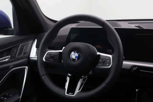 BMW X1 (2025) thumbnail 2