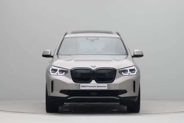 BMW iX3 (2021) thumbnail 2