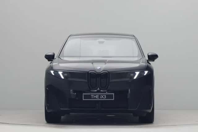 BMW iX3 (2026) thumbnail 5