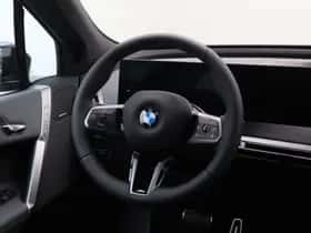 BMW iX (2026) thumbnail 2