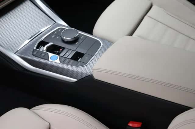 BMW i4 (2025) thumbnail 16