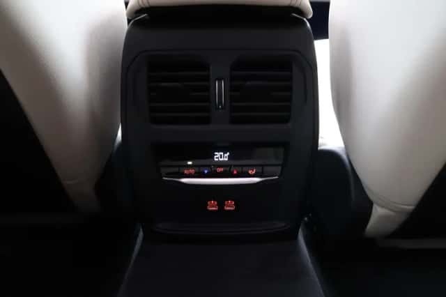 BMW i4 (2025) thumbnail 18