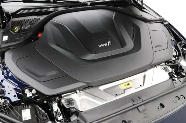 BMW i4 (2025) thumbnail 4