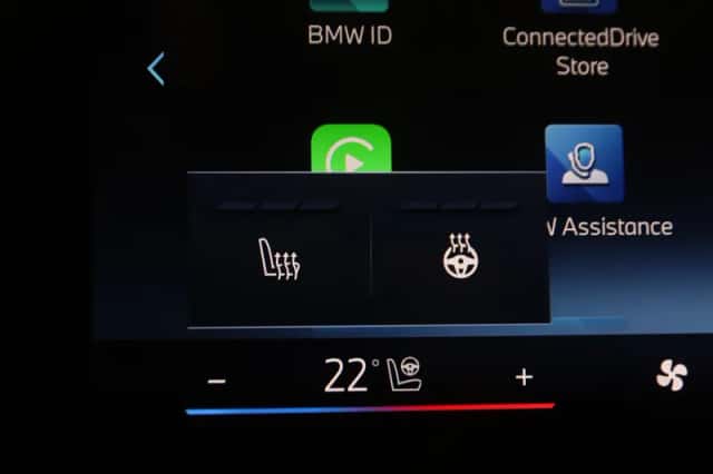 BMW iX2 (2025) thumbnail 12