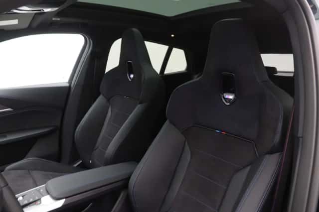 BMW iX2 (2025) thumbnail 3