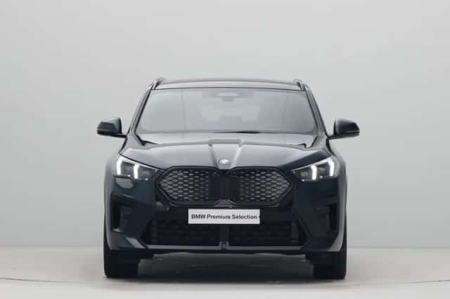 BMW iX2 (2025) thumbnail 4