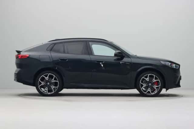 BMW iX2 (2025) thumbnail 6