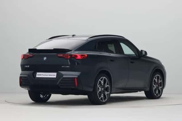 BMW iX2 (2025) thumbnail 7
