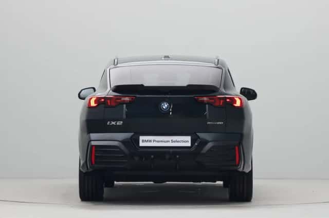 BMW iX2 (2025) thumbnail 8