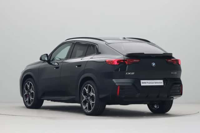 BMW iX2 (2025) thumbnail 9