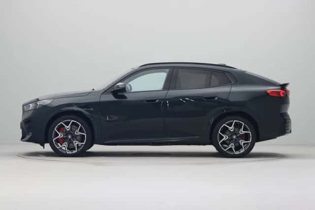 BMW iX2 (2025) thumbnail 10