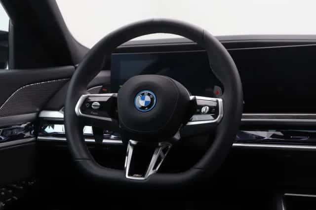BMW 7-Serie (2025) thumbnail 2
